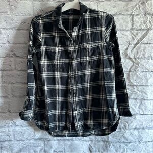 PREOWNED MADEWELL BLACK WHITE BUTTON FRONT FLANNEL SHIRT SMALL S